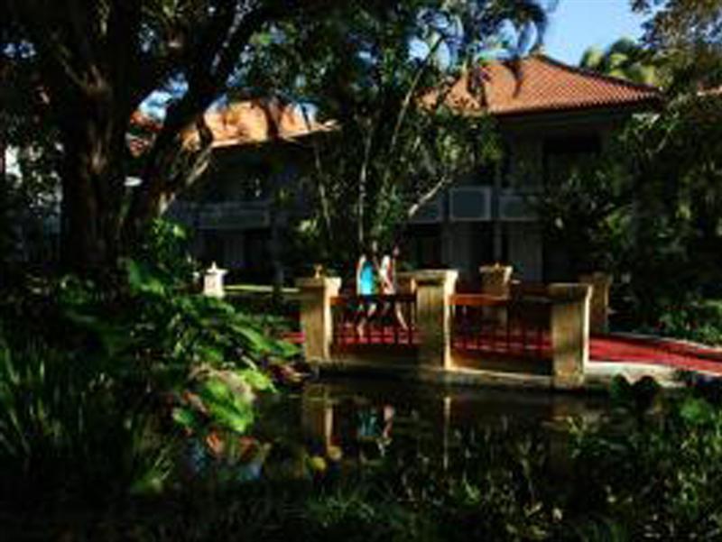 Puri Saron Hotel Seminyak Bagian luar foto
